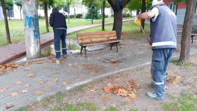 Şehzadeler’de yağmur mesaisi: Ekipler cadde ve sokakları temizledi