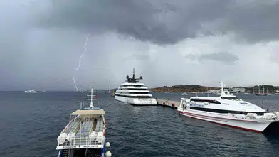 Ege'nin incisi Bodrum'da kruvaziyer hareketliliği: Lüks gemi limana demir attı