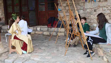 Minik eller tarihe dokundu: Afrodisias’ta arkeoloji rüzgarı esti