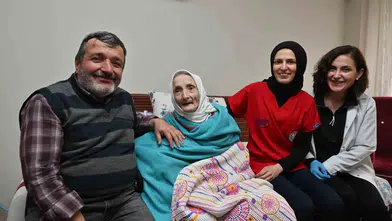 Manisa'da şifa kapıya geldi: 338 haneye uzman eli değdi