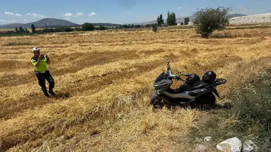 Emirdağ'da motosiklet kazası: Yoldan çıkan araçta iki kişi yaralandı