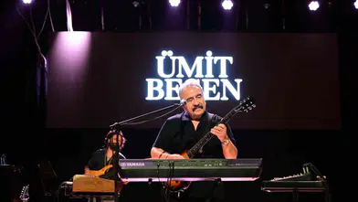 Didim sahnelerinde Ümit Besen fırtınası: Müzik dolu bir gece yaşandı