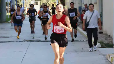 104. Yıl Coşkusu 6,55 Kilometrelik Parkurda Yaşandı: 9’luk Minikler ile 86’lık Çınarlar Aynı Heyecanı Paylaştı