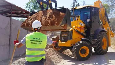 Milas'ta musluklardan akan kireç çilesi tarih oluyor: Altyapı baştan aşağı yenileniyor