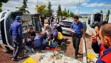 Bolvadin'de Kavşak Kazası: İki Araç Çarpıştı, 7 Kişi Hastanelik Oldu
