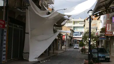 Aydın’da Sıcaklık ve Rüzgar Yarışı: Termometreler 39’u Gösterirken Fırtına Alarmı
