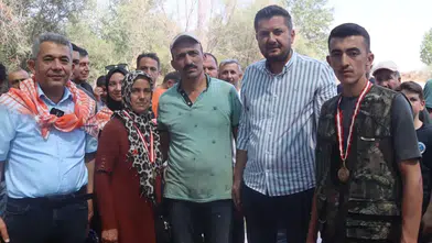 8 Asırlık Bayramda Şampiyon Çobandan Örnek Davranış: Altın Ödülü Hasta Çocuğa Armağan Etti