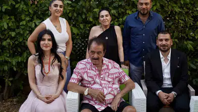 İbrahim Tatlıses'in Bodrum'daki villasında büyük coşku: Manevi kızına altın takı sürprizi