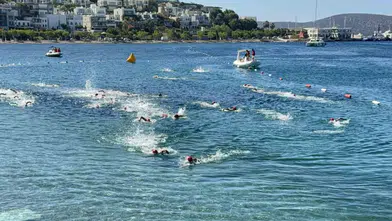 Bodrum’da Sağlık İçin İkinci Dalga: Kumbahçe Koyu’nda Yüzücülerden Renkli Tablo