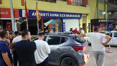 Soma'da Otomobil Parti Binasını Toplantı Salonuna Kadar Deldi: Sürücü Yaralı