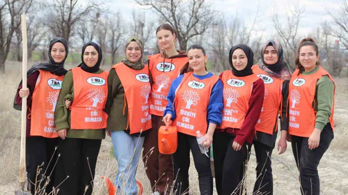 Karapınar’da erozyon sahasına fidan dikildi