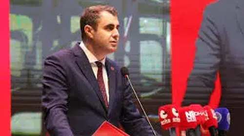 Çanlar Güç için mi çalıyor? CHP İzmir İl Başkanı Çağatay Güç’ün Bürokratlık Dönemi Tartışılıyor