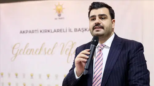 AK Parti'nin genç genel sekreteri anketten zirveyi zorladı