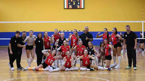 Turgutlu’da çifte heyecan: Filede yüzler güldü, potada zorlu sınav