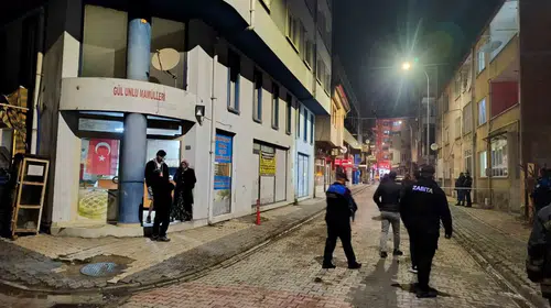Afyonkarahisar’da korkutan çatlaklar: 4 katlı binada acil tahliye kararı