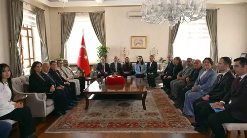 Manisa'da muhtarlara özel gün teşekkürü: Demokrasinin temel taşı sizsiniz