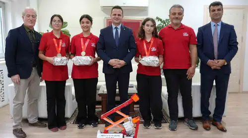 Milaslı genç mucitlerin büyük gururu: ArenX ile Türkiye’nin zirvesine çıktılar