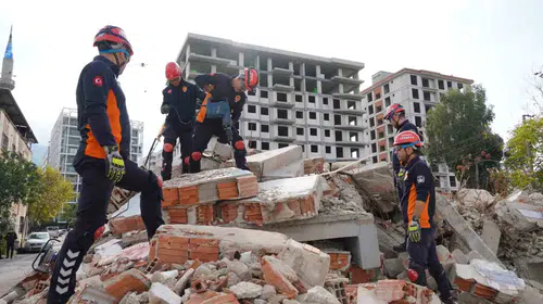 İzmir depreminin yıl dönümünde dev tatbikat: 3 il tek yürek oldu