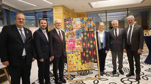 İrlanda ve Türkiye’nin tarihi mirası İzmir’de moda ile yeniden hayat buldu