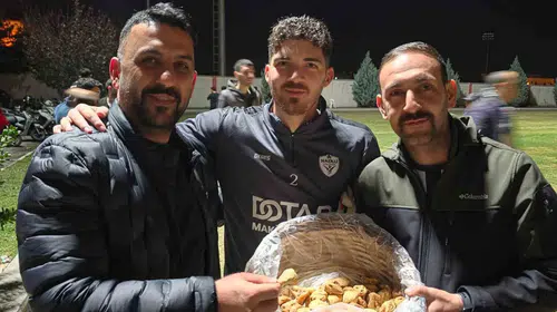 Nazilli Şehir Spor’da Sazlı Gençlikspor provası: Tribünlerden sahaya tatlı doping