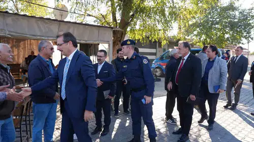 Salihli'de çözüm odaklı ziyaret: Kaymakam Güldoğan mahalle sakinlerini dinledi