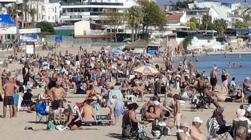 Didim’de mevsimler şaştı: Ekim sonunda plajlar dolup taştı