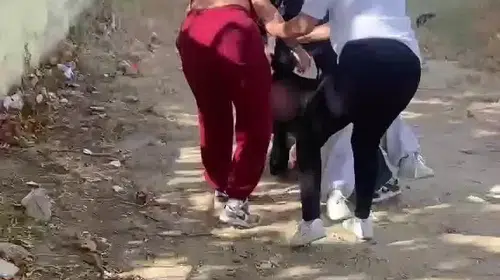 Dedikodu iddiasıyla dehşet saçtılar: Ortaokullu öğrenciye meydan dayağı