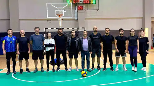 Koçarlı filelerinde büyük geri dönüş: Milli Eğitim şampiyonluk kupasını kaptı