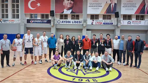 Aydın'da parkenin hakimi belli oldu: Milli Eğitim çifte kupayla döndü