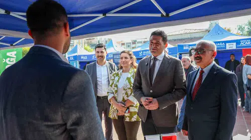 Aliağa'da iş arayanlar ile dev şirketler aynı çatı altında buluştu