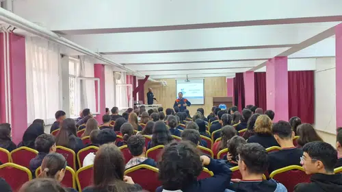 Efeler’de afet bilinci dersi: Gençler olası risklere karşı hazır