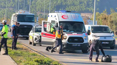 Menteşe’de korkutan kaza: Motosikletli sürücü hastaneye kaldırıldı