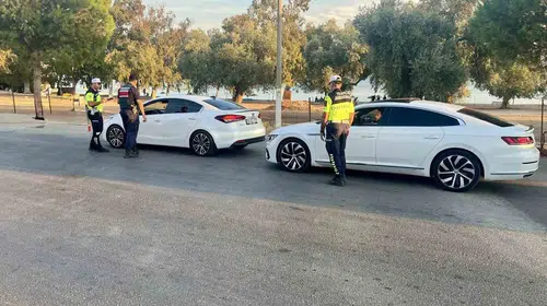 Aydın'da jandarmadan şafak operasyonu: 31 firari kıskıvrak yakalandı
