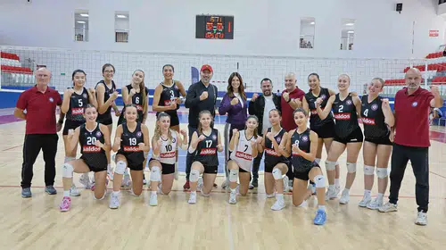 Söke’de voleybol şöleni: Sultanlar rakiplerine set dahi aldırmadı