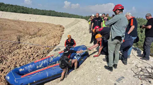 Buca’da çamur kabusu: Ekipler seferber oldu, can dostu ölümün kıyısından döndü