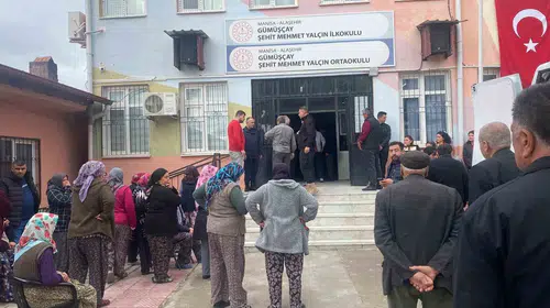 İki on yılını verdiği okulda acı veda: Personel odasında cansız bulundu