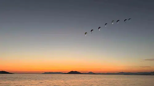 Gökyüzünde ışık dansı: Fethiye’de nefes kesen gece uçuşu