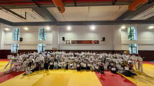 Salihli'de judo rüzgarı: 300 sporcu terfi heyecanı yaşadı
