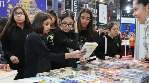 Denizli’de kitap şöleni zirveye ulaştı: 200 bin ziyaretçi kapıları zorladı