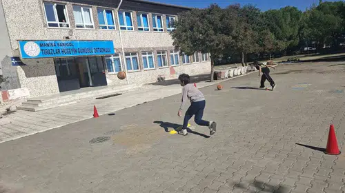 Sarıgöl'de okul bahçeleri çocuk sesleriyle şenlendi: Geleneksel oyunlar geri döndü