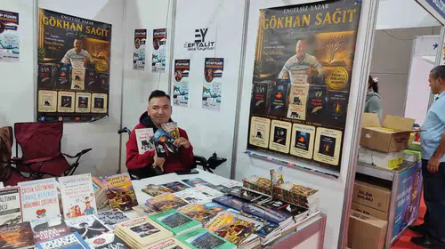 Kelimelerin gücüyle engelleri aştı: Gökhan Sağıt okurlarıyla buluştu
