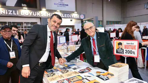 Denizli’de edebiyat rüzgarı: Türkiye’nin en büyük üçüncü kitap fuarı kapılarını açtı