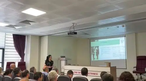 Sağlık çalışanlarına kritik eğitim: Bağımlılıkla mücadelede yeni dönem