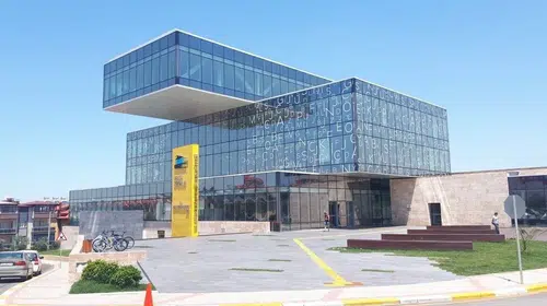 Merkezefendi’de kütüphaneye kısa süreli bakım arası: Öğrenciler için yenileniyor