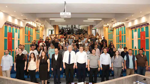 Fabrika katında aile rehberliği: Denizli'de çalışan anne babalar için yeni dönem
