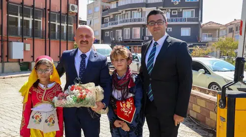 Yenipazar’da saha mesaisi: Vali Varol hem yatırımları denetledi hem esnafın çayına ortak oldu
