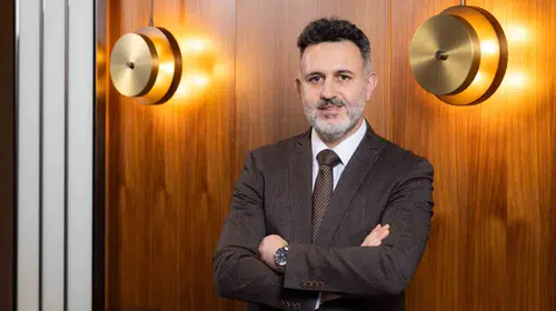 Tatilcilerin yeni rotası otellerden ev konforuna kaydı: Ekonomik tatil arayışı sektörü dönüştürüyor