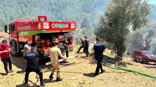 Bodrum’da yangın nöbeti: Belediye ekipleri 16 noktada alevlere geçit vermedi