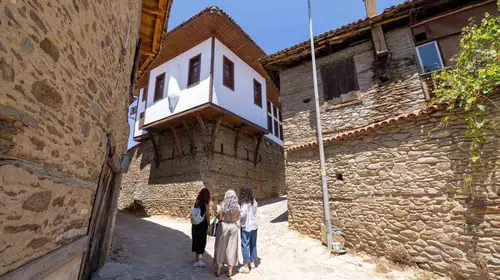 İzmir’in geçmişine sadık dokunuş: 29 ilçede titiz koruma seferberliği