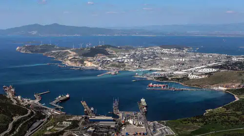 Aliağa limanlarında istikrar tablosu: Küresel dalgalanmalara rağmen zirve el değiştirmedi